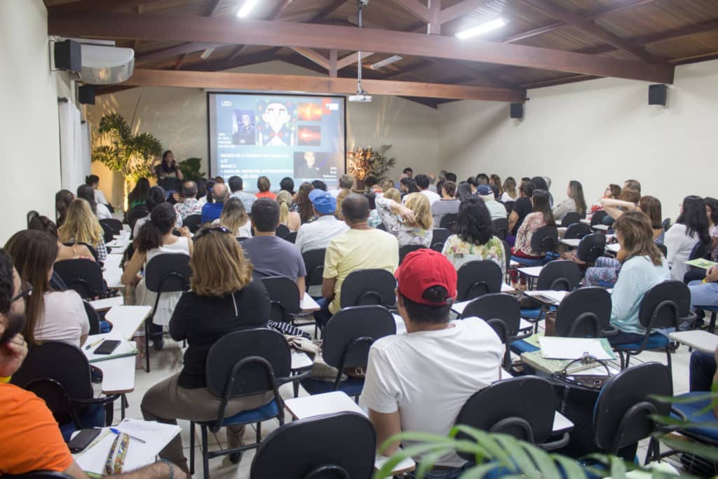 Alice Izumi destacou a importância do projeto de iluminação