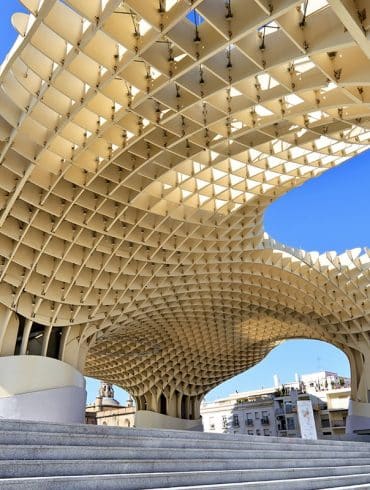Arquitetura paramétrica: a revolução das formas Metropol Parasol shutterstock 138742715 Fulcanelli 370x490 - Arquitetura paramétrica: a revolução das formas