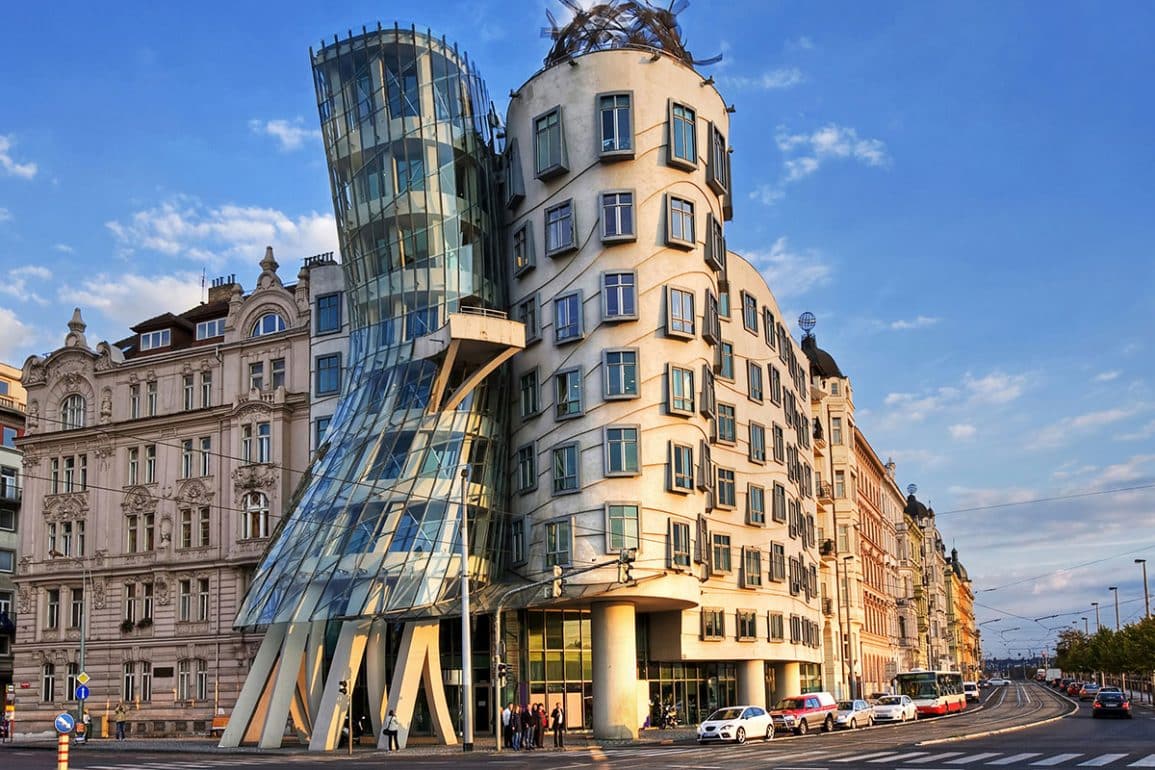 Casa Dancante Praga Republica Tcheca Vladimir Sazonov Shutterstock.com  1155x770 - Construções diferenciadas: confira as obras espalhadas pelo mundo