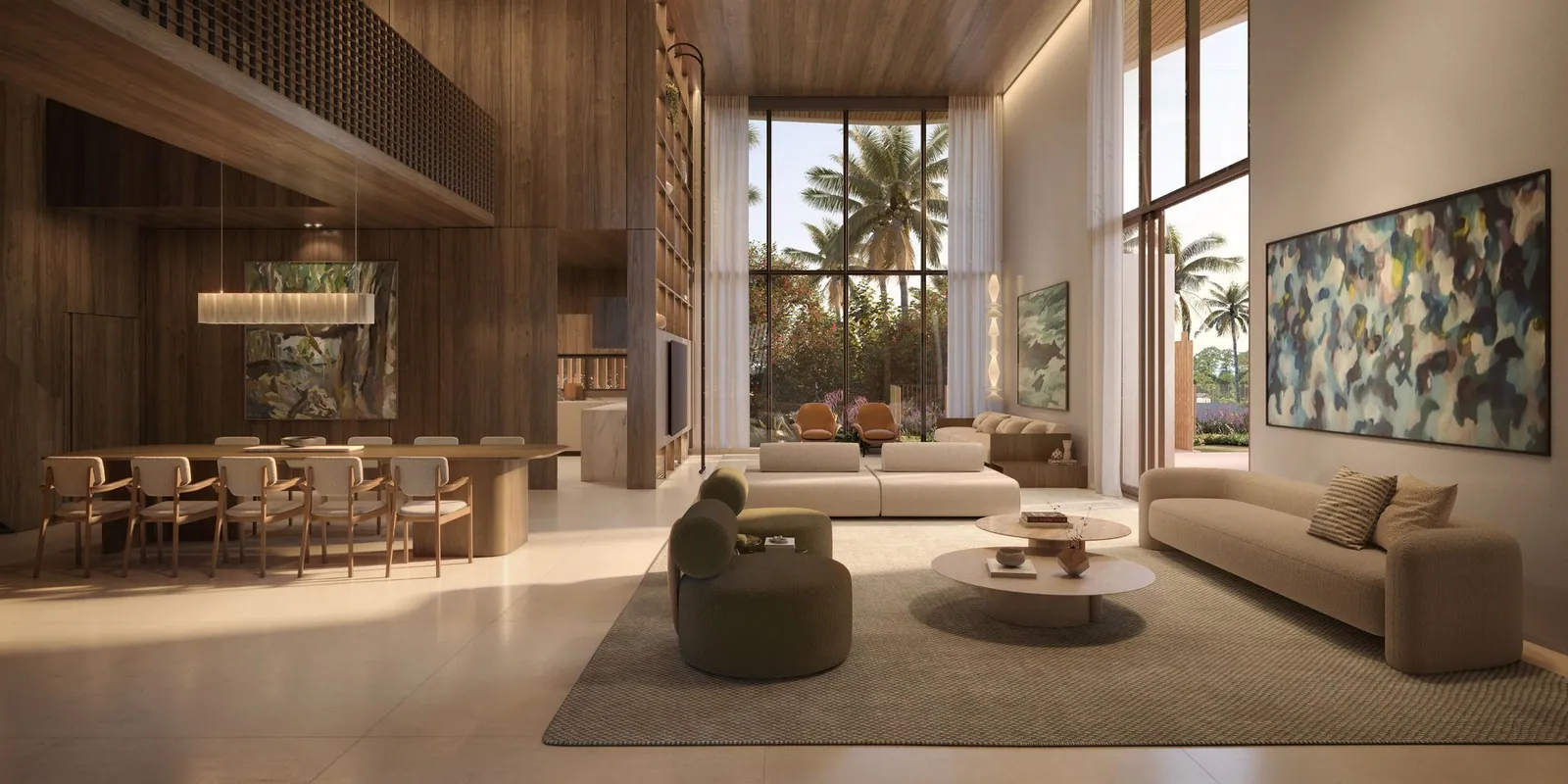 Living integrado com sala de jantar tem pé-direito duplo, painéis de madeira e amplos vãos envidraçados que conectam arquitetura e paisagem tropical do entorno.